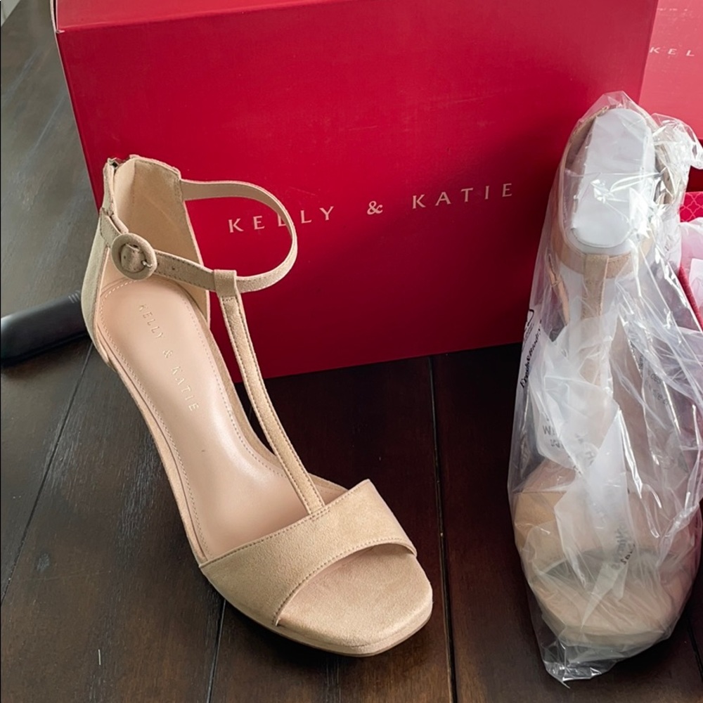 Kelly and Katie pumps, brand new!!